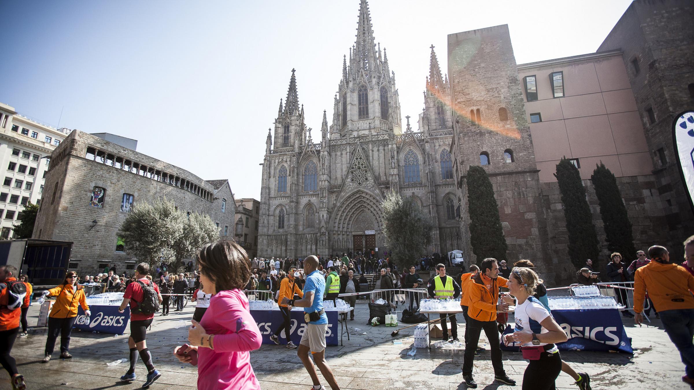 runners in Barcelona city centre