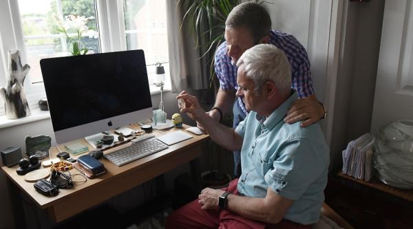 Mike and Tom at the computer