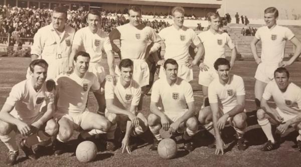 An old photograph of an England football squad, with Alan Peacock in it
