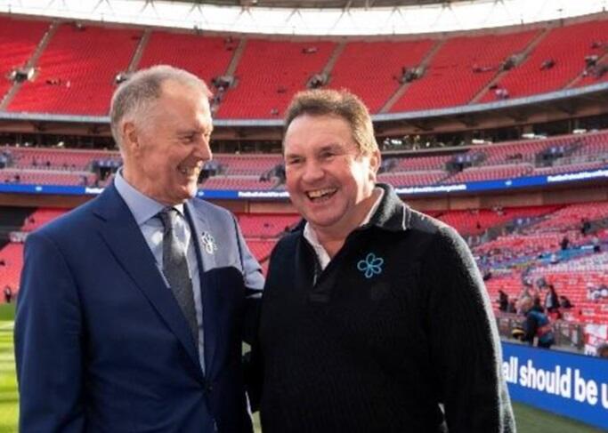 Steve Freer with Sir Geoff Hurst at the 2022 Alzheimer's Society International